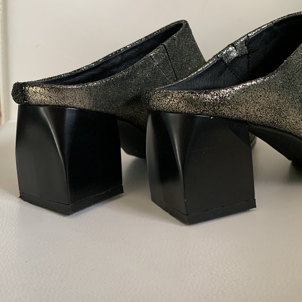 Intentionally Blank Silver Metallic Square Heel Mules Size 39 - Picture 2 of 9